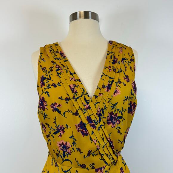 Modcloth Sophistication Floral Sleeveless Wrapped Blouse Women's Size Medium - Picture 9 of 9